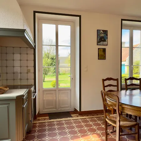 Holiday home Du Palmier Esquay-sur-Seulles